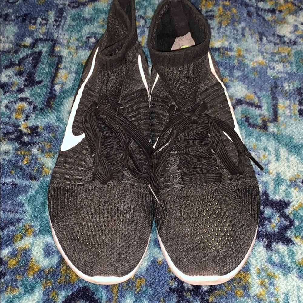 Nike Lunarlon FlyKnit size 11 women!